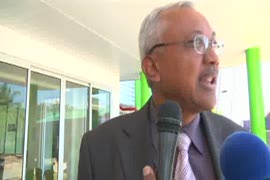 Minister Miskin wil soepel vergunningsbeleid