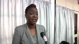 Ex Minister van ATM Joyce Williams behaald Bachelors Degree in Law