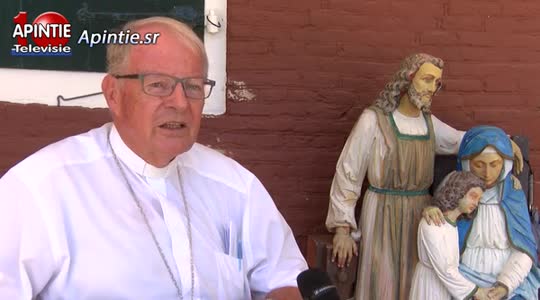 Monseigneur de Bekker verheugd met vernoeming zaal naar hem