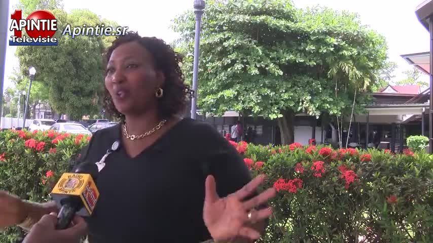 Diana Poki vraagt aandacht voor ouders met drieling
