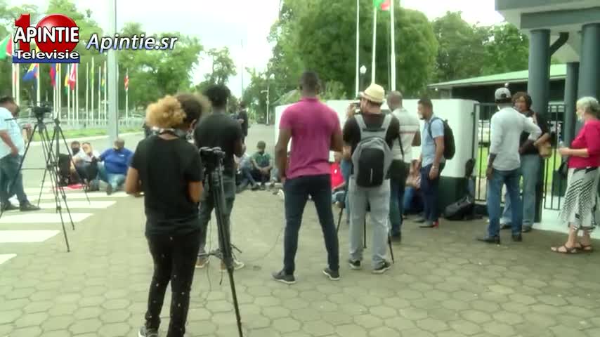 Journalisten houden stil protest en willen geen simpele sorry van vice president
