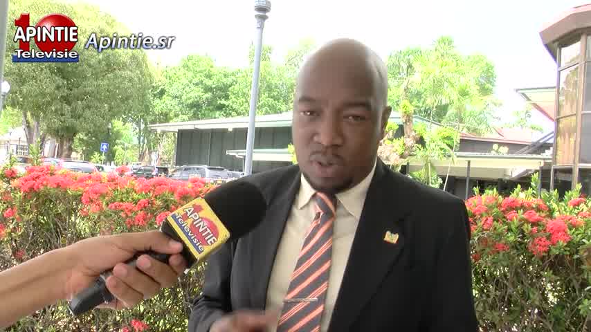 Surinamers benutten hun democratisch recht zegt DNA lid van Samson